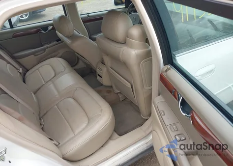 2004 Cadillac Deville Standard z USA, uszkodzony, nr VIN 1G6KD54Y24U236659